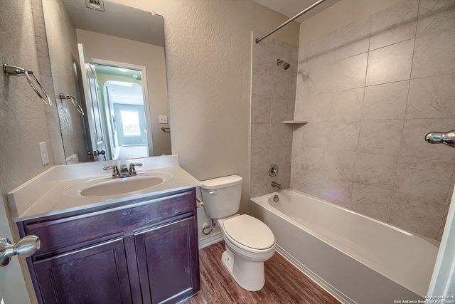 815 RED CROSSBILL, San Antonio, TX 78253