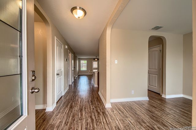 815 RED CROSSBILL, San Antonio, TX 78253