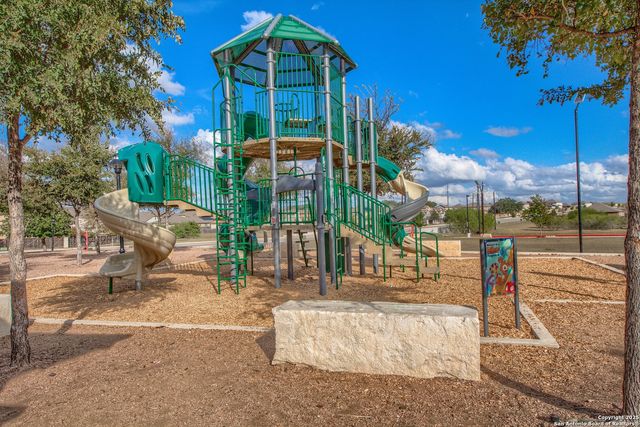 815 RED CROSSBILL, San Antonio, TX 78253