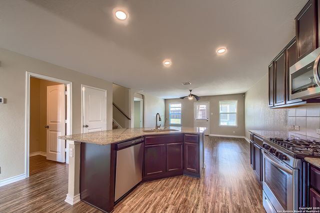 815 RED CROSSBILL, San Antonio, TX 78253
