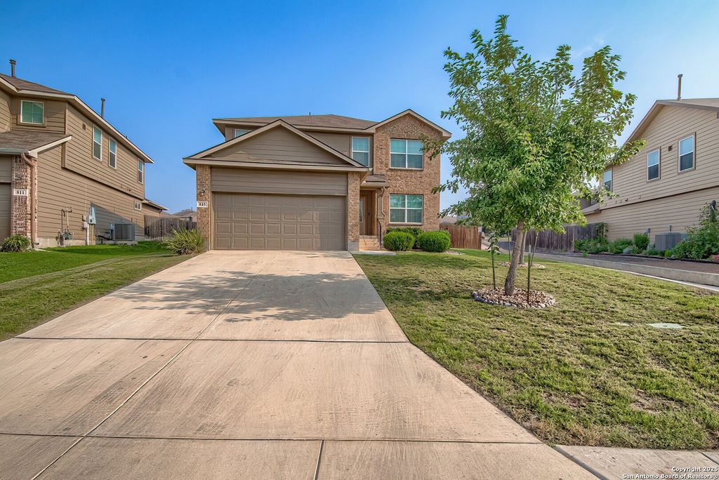815 RED CROSSBILL, San Antonio, TX 78253