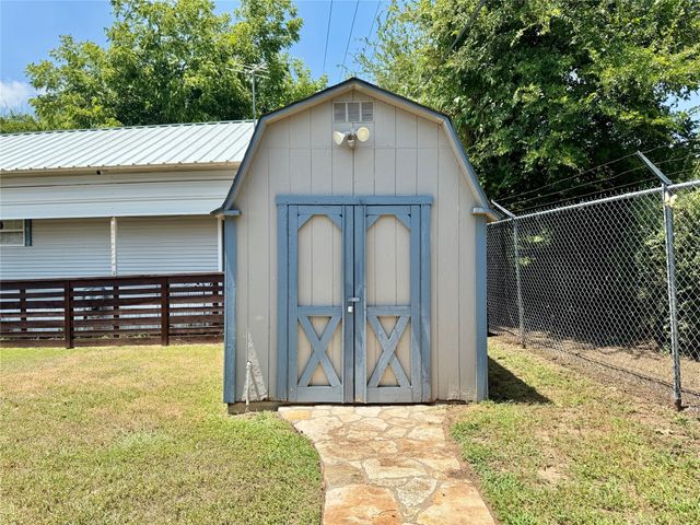 710 Brazos Harbor Circle, Granbury, TX 76048