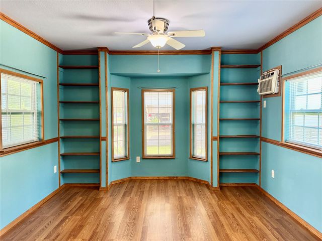 710 Brazos Harbor Circle, Granbury, TX 76048