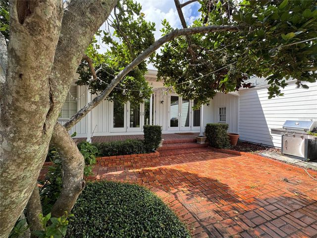 912 S HIMES AVENUE, Tampa, FL 33629