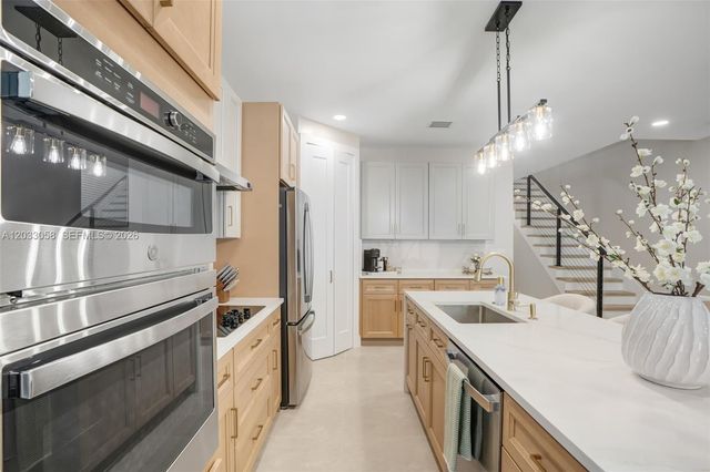 701 sw 17th st 701, Fort Lauderdale, FL 33315