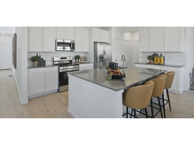 7050 Juniper Dr, Thornton, CO 80602