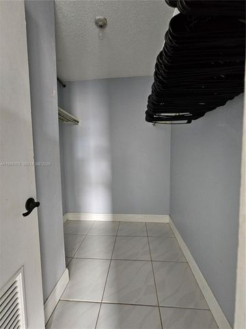 840 NW 87th Ave 406, Miami, FL 33172