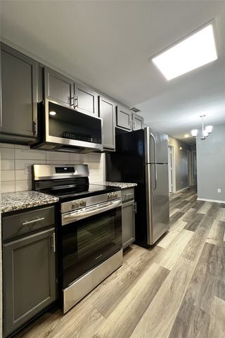 1010 S Retta Street, Fort Worth, TX 76111
