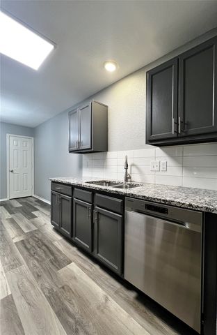 1010 S Retta Street, Fort Worth, TX 76111