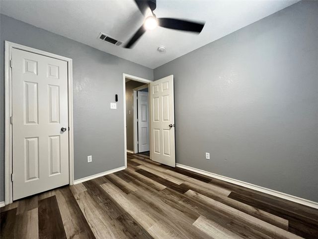1010 S Retta Street, Fort Worth, TX 76111