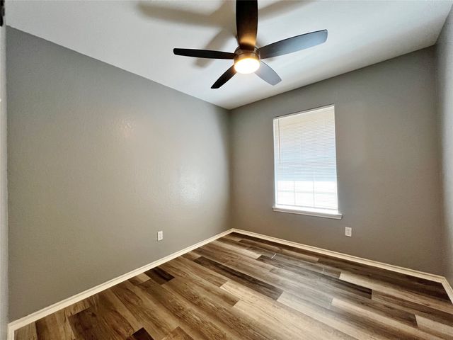 1010 S Retta Street, Fort Worth, TX 76111