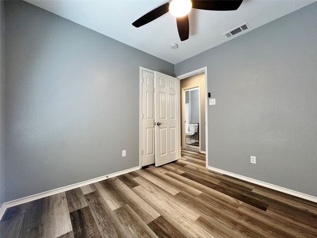 1010 S Retta Street, Fort Worth, TX 76111