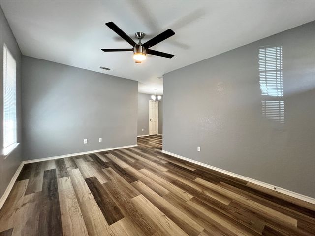 1010 S Retta Street, Fort Worth, TX 76111