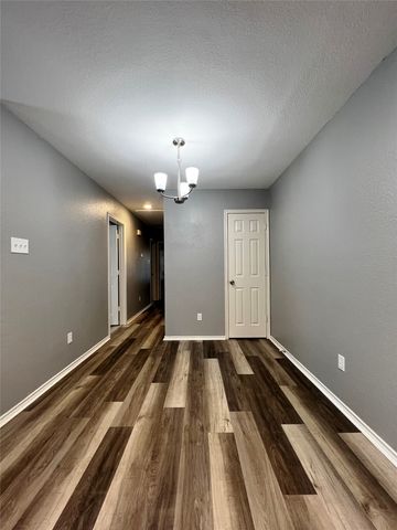 1010 S Retta Street, Fort Worth, TX 76111