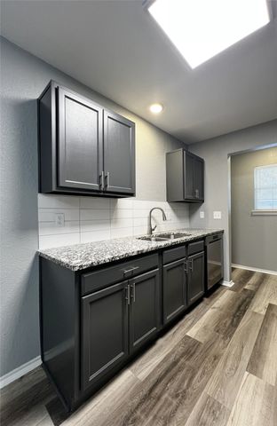 1010 S Retta Street, Fort Worth, TX 76111