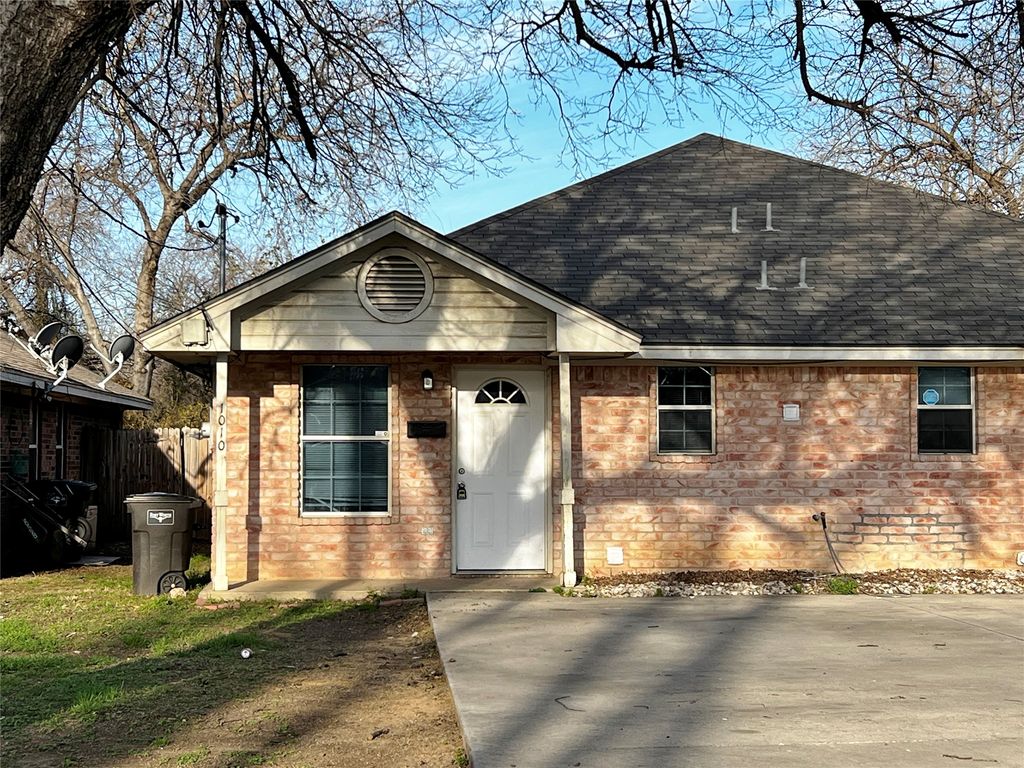 1010 S Retta Street, Fort Worth, TX 76111