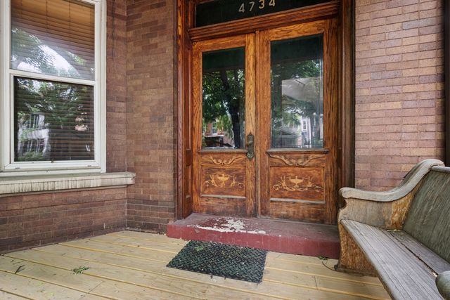 4734 N Artesian Avenue, Chicago, IL 60625