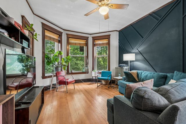 4734 N Artesian Avenue, Chicago, IL 60625