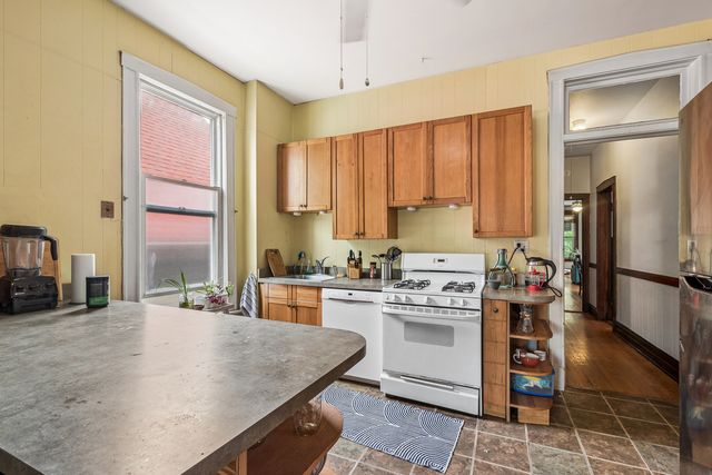 4734 N Artesian Avenue, Chicago, IL 60625