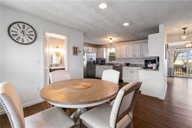 3 Mallory Court, Bristol, RI 02809