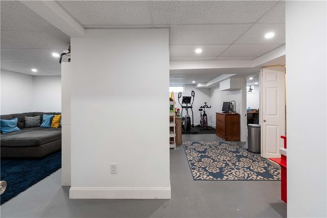 3 Mallory Court, Bristol, RI 02809