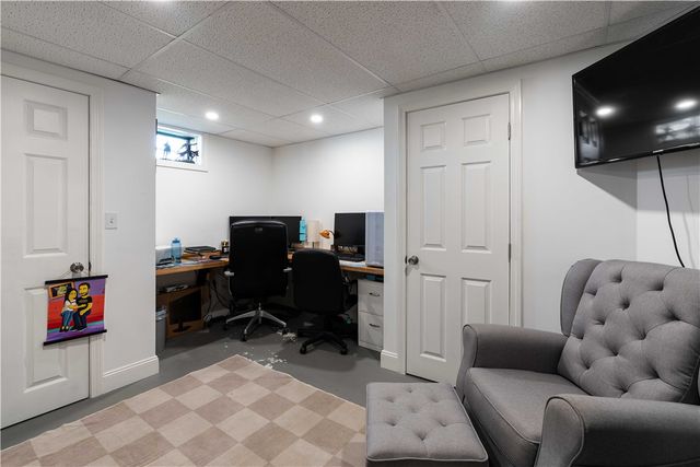 3 Mallory Court, Bristol, RI 02809