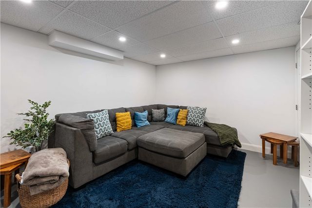 3 Mallory Court, Bristol, RI 02809