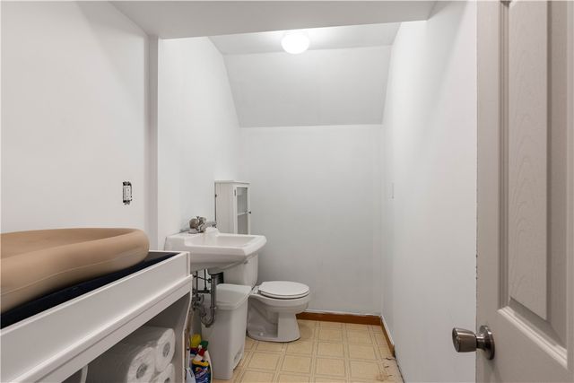 3 Mallory Court, Bristol, RI 02809