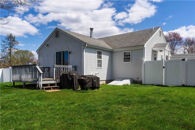 3 Mallory Court, Bristol, RI 02809