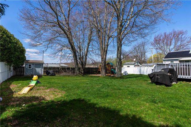 3 Mallory Court, Bristol, RI 02809