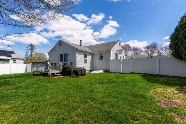 3 Mallory Court, Bristol, RI 02809