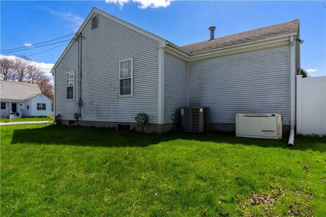 3 Mallory Court, Bristol, RI 02809