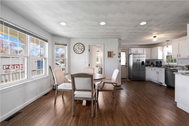 3 Mallory Court, Bristol, RI 02809