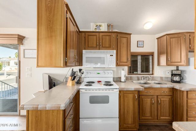 111 S GREENFIELD Road 104, Mesa, AZ 85206