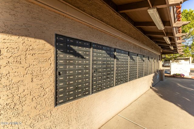 111 S GREENFIELD Road 104, Mesa, AZ 85206