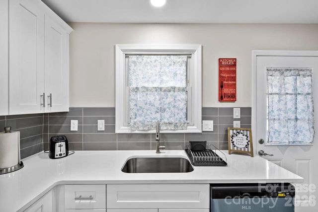 2620 Englehardt Street, Charlotte, NC 28216