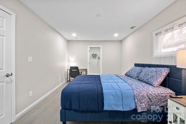 2620 Englehardt Street, Charlotte, NC 28216