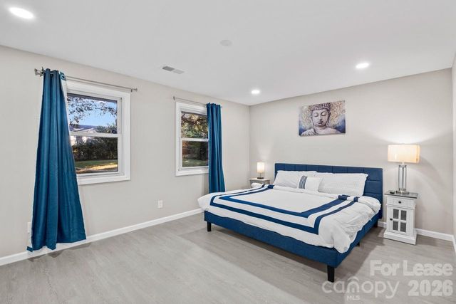 2620 Englehardt Street, Charlotte, NC 28216