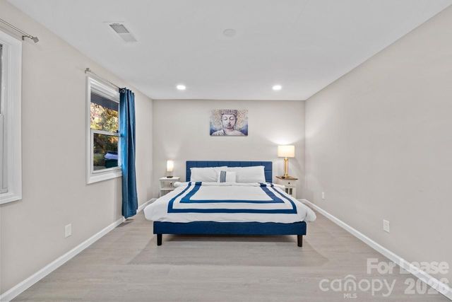 2620 Englehardt Street, Charlotte, NC 28216