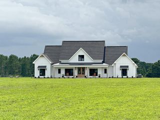 390 County Road 11, Headland, AL 36345