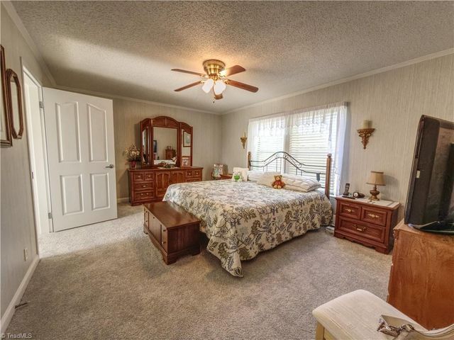 1075 Atkins Lane, Pinnacle, NC 27043