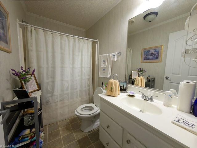 1075 Atkins Lane, Pinnacle, NC 27043
