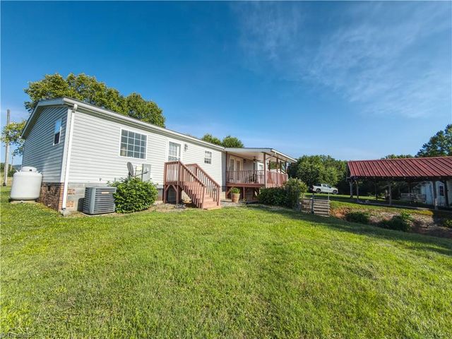 1075 Atkins Lane, Pinnacle, NC 27043