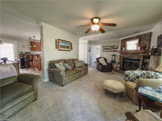 1075 Atkins Lane, Pinnacle, NC 27043