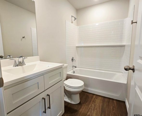 1702 Meadow Lane, Whitehouse, TX 75791