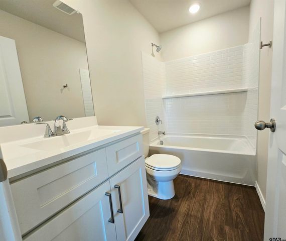 1702 Meadow Lane, Whitehouse, TX 75791