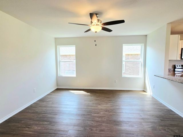 1702 Meadow Lane, Whitehouse, TX 75791