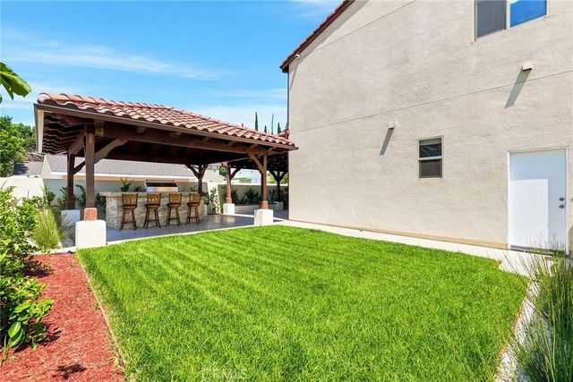 7861 Fluffy Duckling Lane, Winnetka, CA 91306