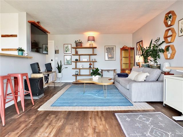 372 Carroll Park E 406, Long Beach, CA 90814