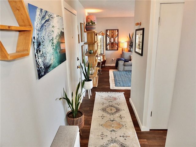 372 Carroll Park E 406, Long Beach, CA 90814